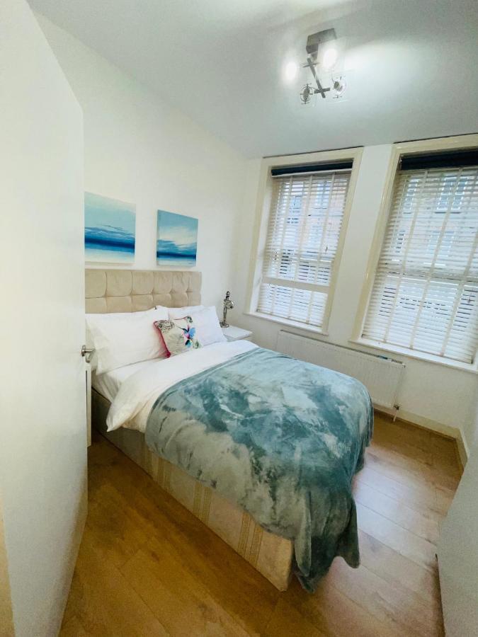 Amazing 2 Bedroom Apartment Londres Extérieur photo