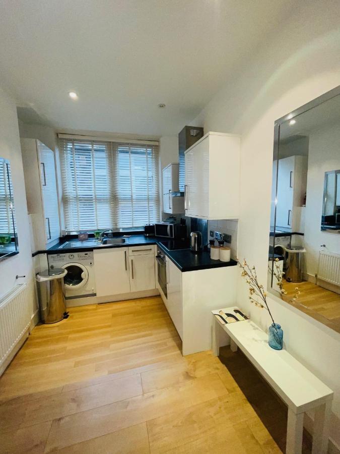 Amazing 2 Bedroom Apartment Londres Extérieur photo